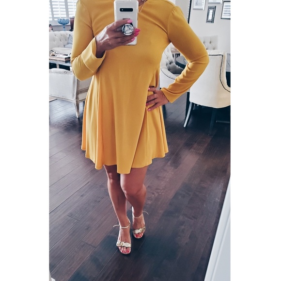 Dress - Picture 1 of 4